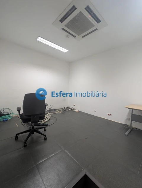 Loja para Arrendamento em Moreira