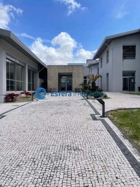 Loja para Arrendamento em Moreira