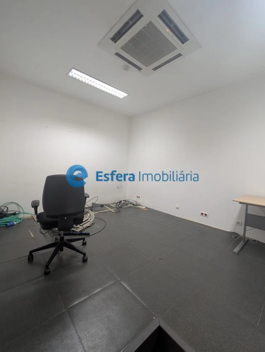 Loja para Arrendamento em Moreira Foto 20