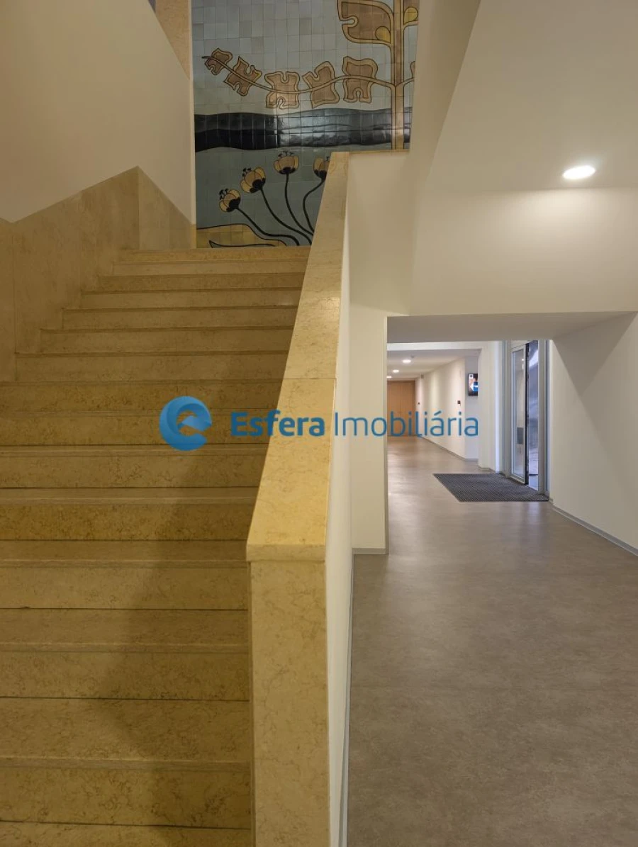 Loja para Arrendamento em Moreira Foto 16