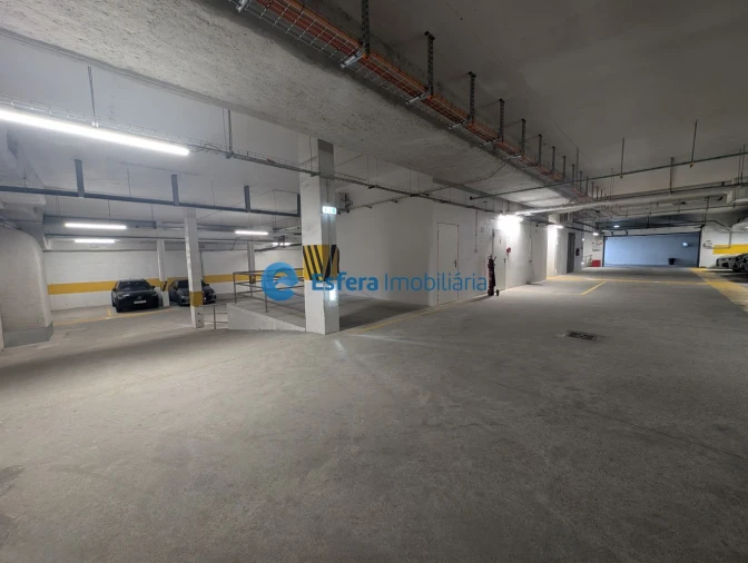 Loja para Arrendamento em Moreira Foto 35