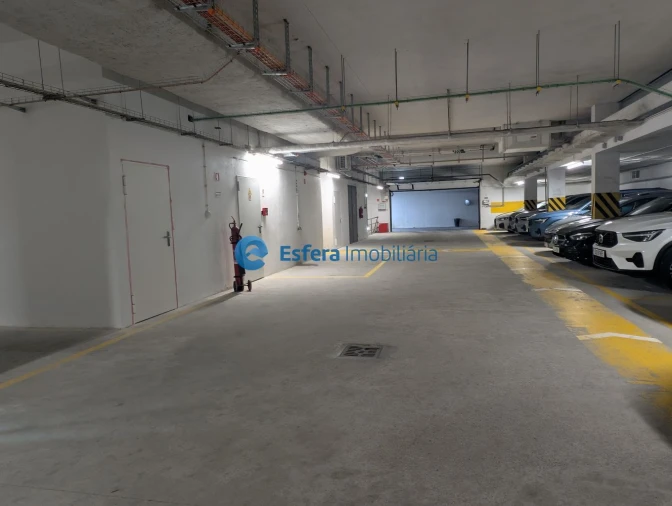 Loja para Arrendamento em Moreira Foto 34