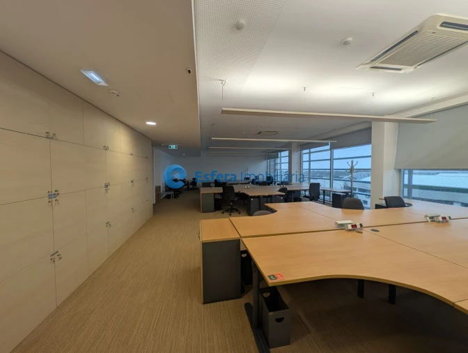 Loja para Arrendamento em Moreira Foto 9