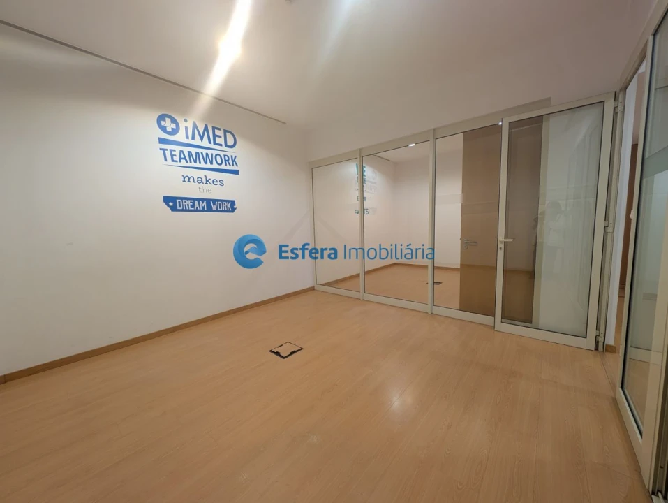 Loja para Arrendamento em Moreira Foto 26