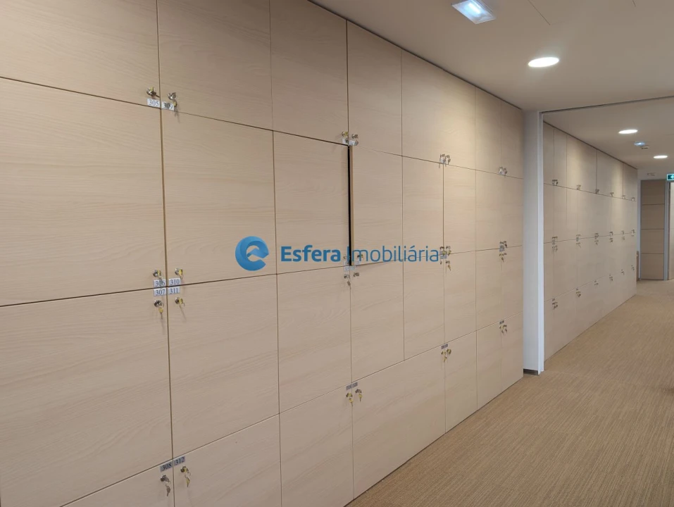 Loja para Arrendamento em Moreira Foto 13