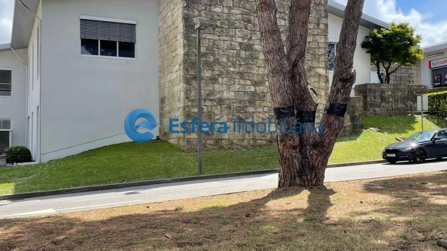 Loja para Arrendamento em Moreira