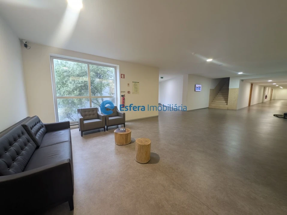 Loja para Arrendamento em Moreira Foto 17