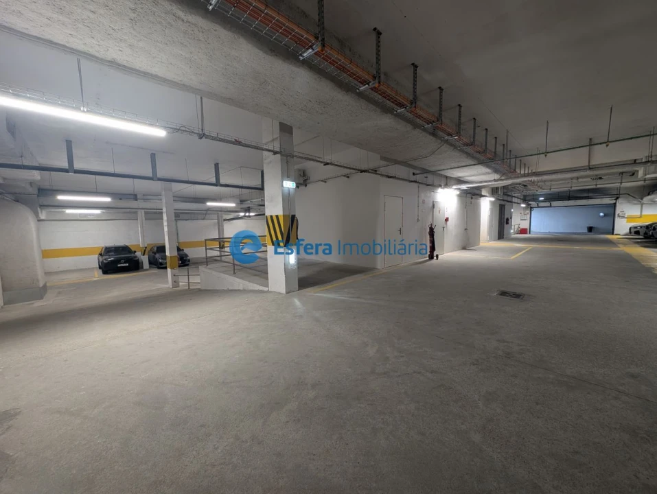 Loja para Arrendamento em Moreira Foto 35