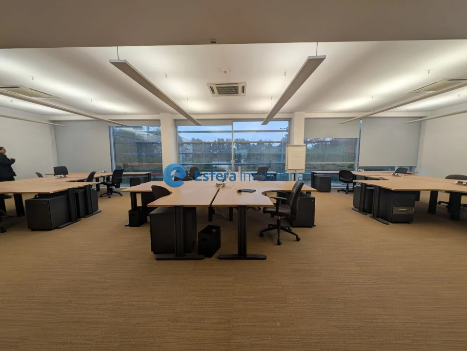 Loja para Arrendamento em Moreira Foto 11