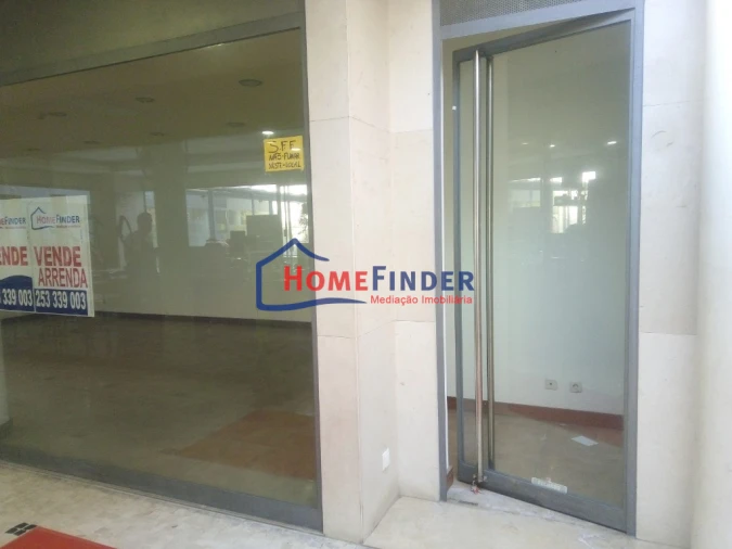 Loja para Arrendamento em Braga (São José de São Lázaro e São João do Souto) Foto 10