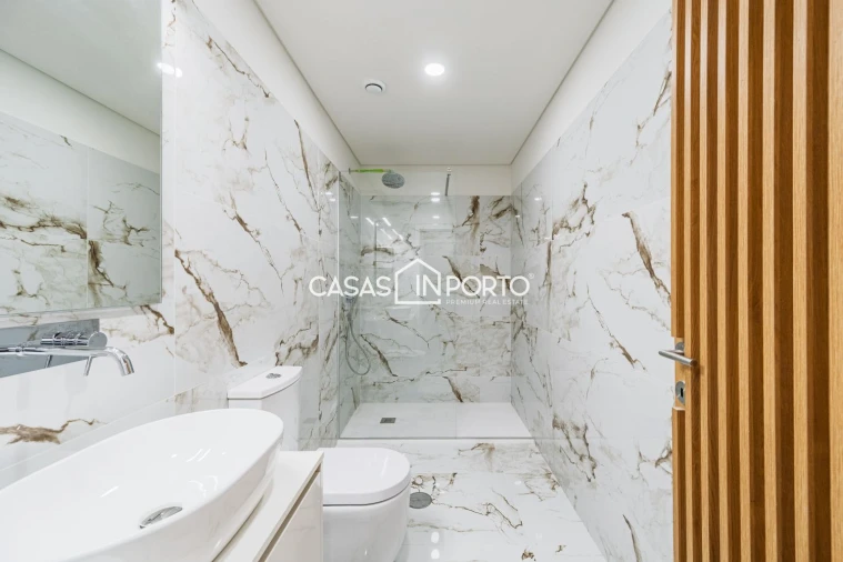 Apartamento T2 para Venda em Cedofeita, Santo Ildefonso, Sé, Miragaia, São Nicolau e Vitória Foto 23