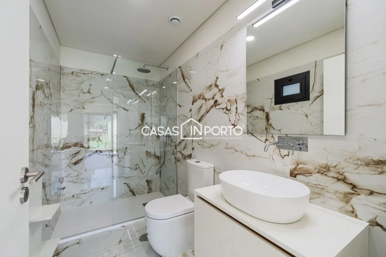 Apartamento T2 para Venda em Cedofeita, Santo Ildefonso, Sé, Miragaia, São Nicolau e Vitória Foto 21
