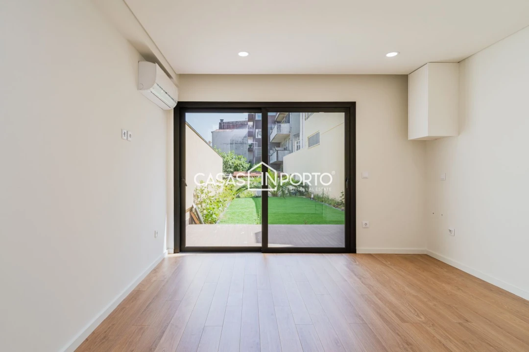 Apartamento T2 para Venda em Cedofeita, Santo Ildefonso, Sé, Miragaia, São Nicolau e Vitória Foto 16