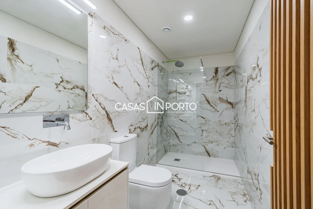 Apartamento T2 para Venda em Cedofeita, Santo Ildefonso, Sé, Miragaia, São Nicolau e Vitória Foto 22