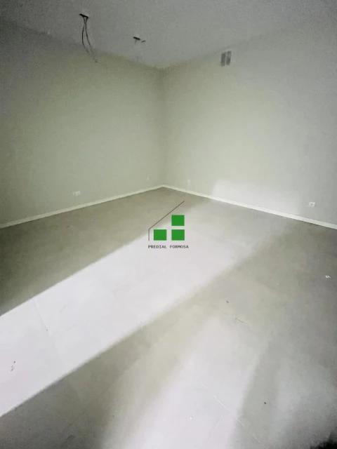 Loja para Arrendamento em Paranhos