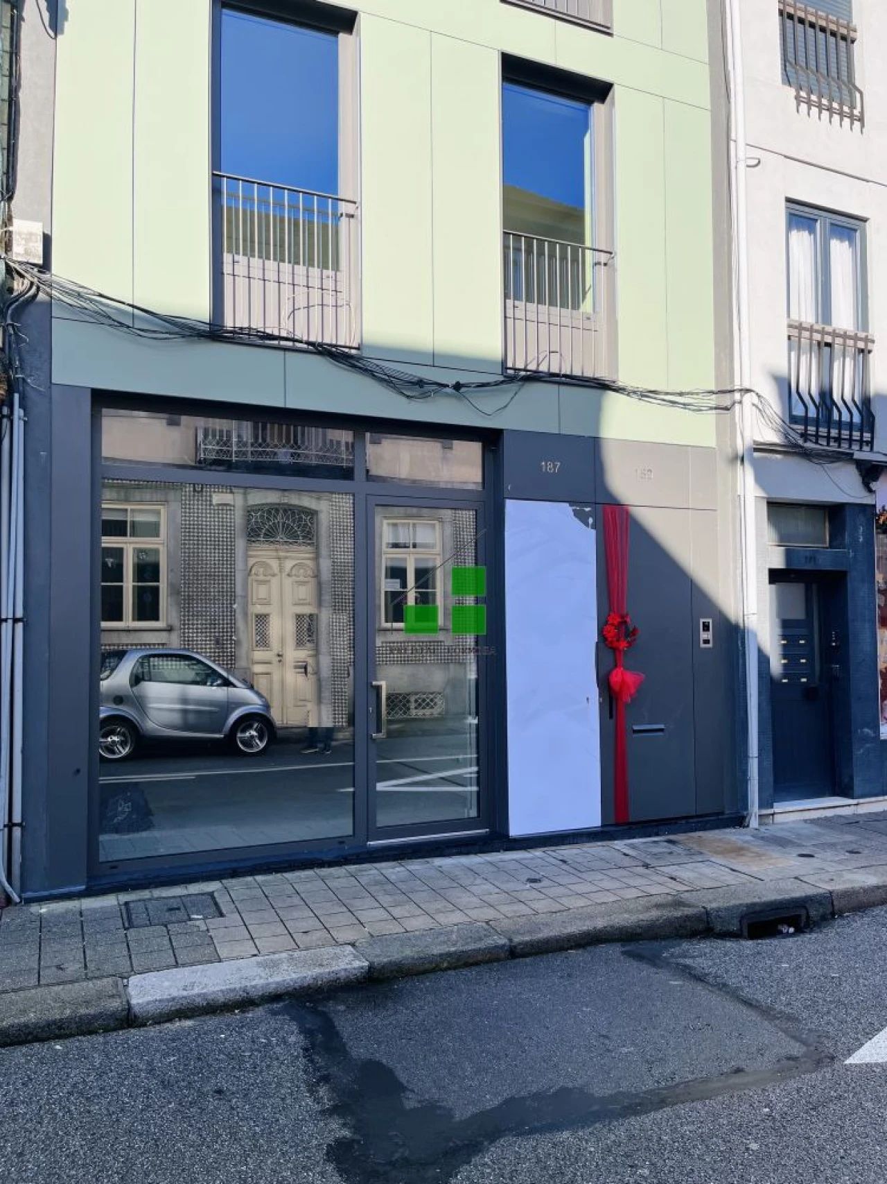 Loja para Arrendamento em Paranhos Foto 1