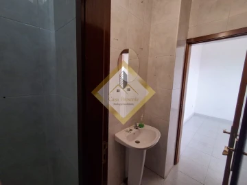Loja para Arrendamento em Vilar de Andorinho