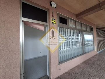Loja para Arrendamento em Vilar de Andorinho