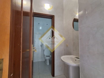 Loja para Arrendamento em Vilar de Andorinho