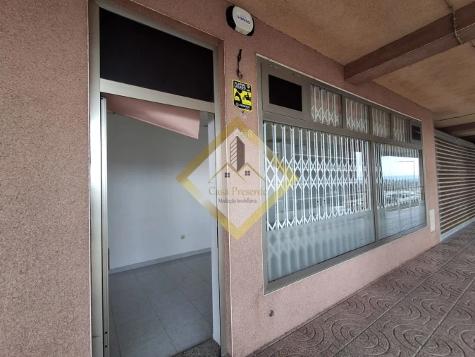 Loja para Arrendamento em Vilar de Andorinho