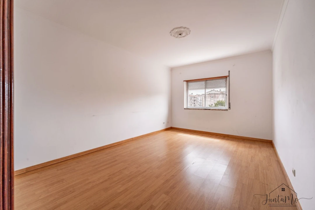 Apartamento T3 para Venda em Rio de Mouro Foto 7