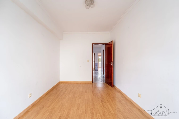 Apartamento T3 para Venda em Rio de Mouro Foto 18