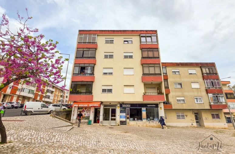 Apartamento T3 para Venda em Rio de Mouro Foto 34