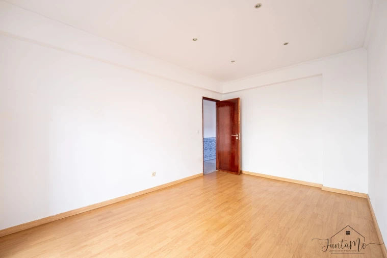 Apartamento T3 para Venda em Rio de Mouro Foto 17