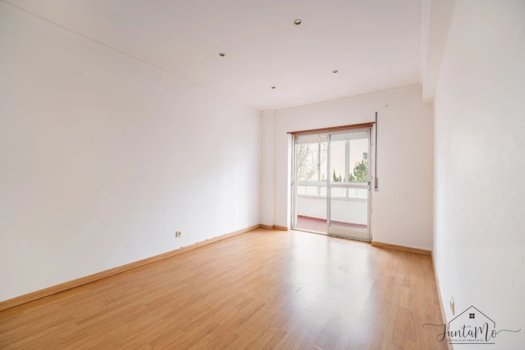 Apartamento T3 para Venda em Rio de Mouro Foto 14