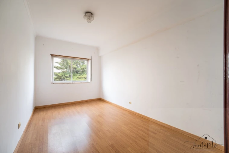 Apartamento T3 para Venda em Rio de Mouro Foto 16