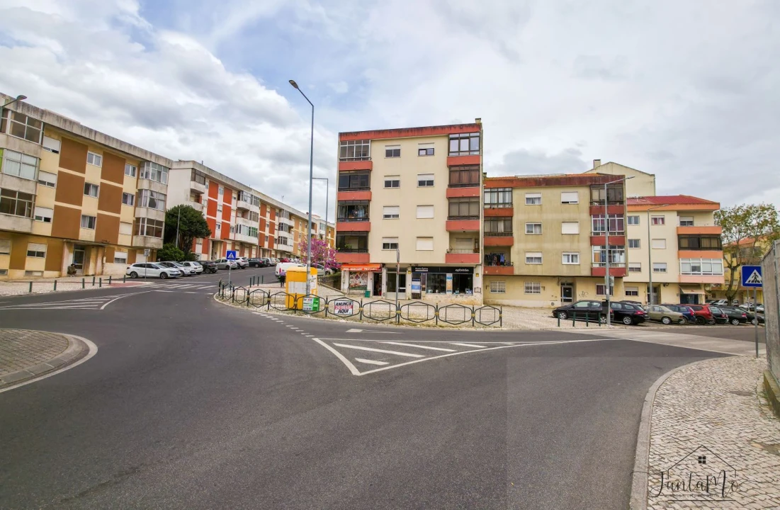 Apartamento T3 para Venda em Rio de Mouro Foto 36