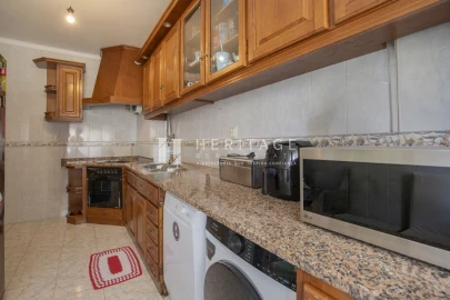 Apartamento T3 para Venda em Baixa da Banheira e Vale da Amoreira