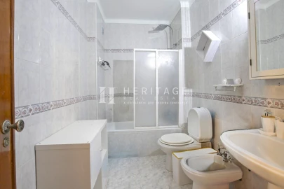 Apartamento T3 para Venda em Baixa da Banheira e Vale da Amoreira