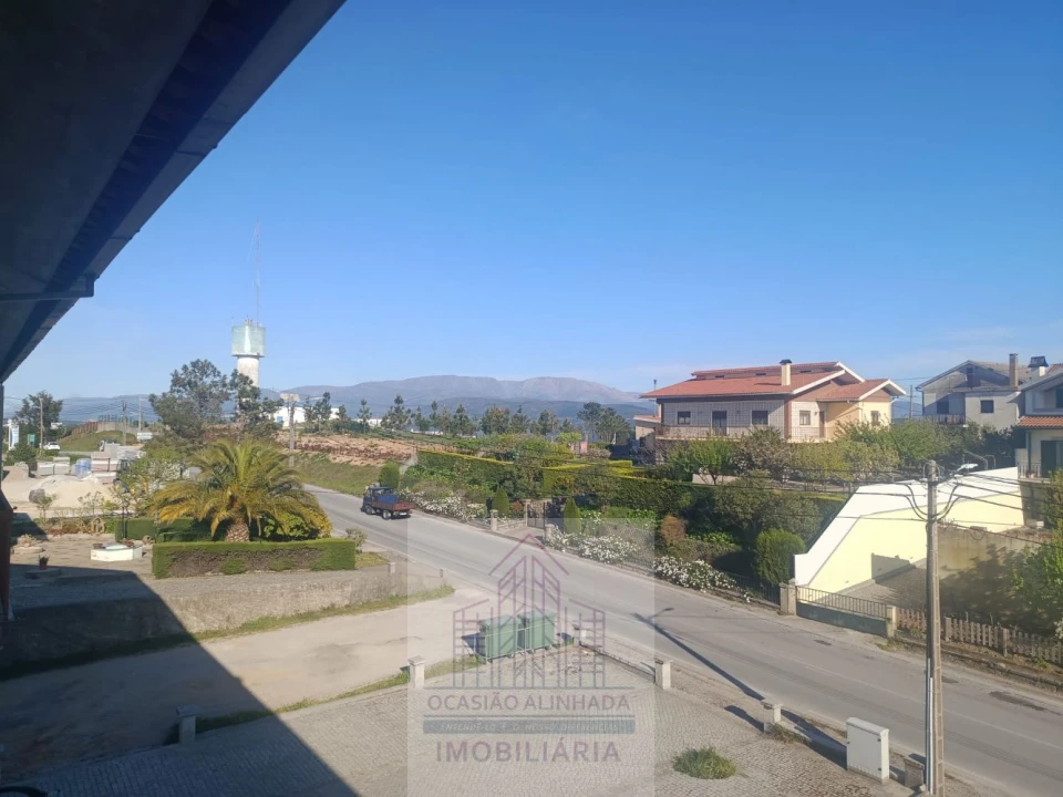 Apartamento T2 para Venda em Nogueira do Cravo Foto 1