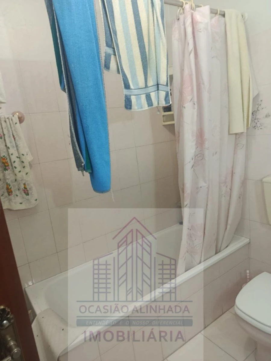Apartamento T2 para Venda em Nogueira do Cravo Foto 17