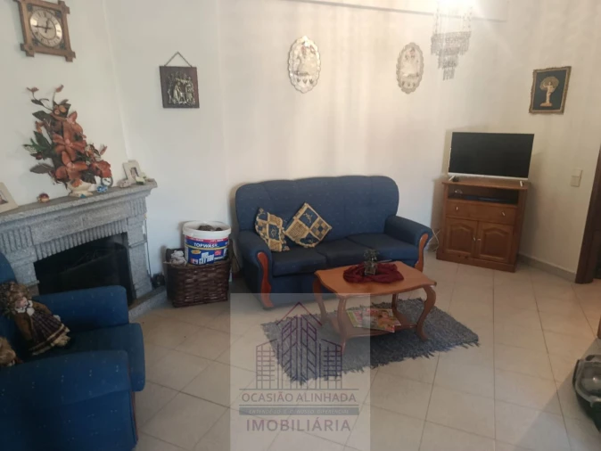 Apartamento T2 para Venda em Nogueira do Cravo Foto 5