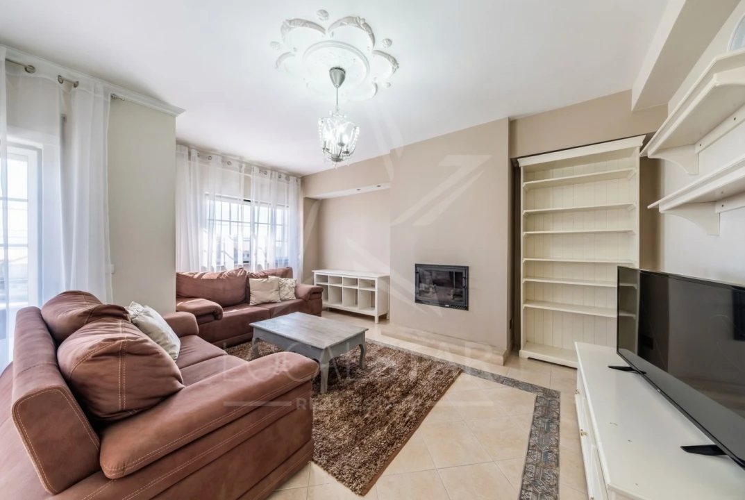 Apartamento T3 para Venda em Turquel Foto 1