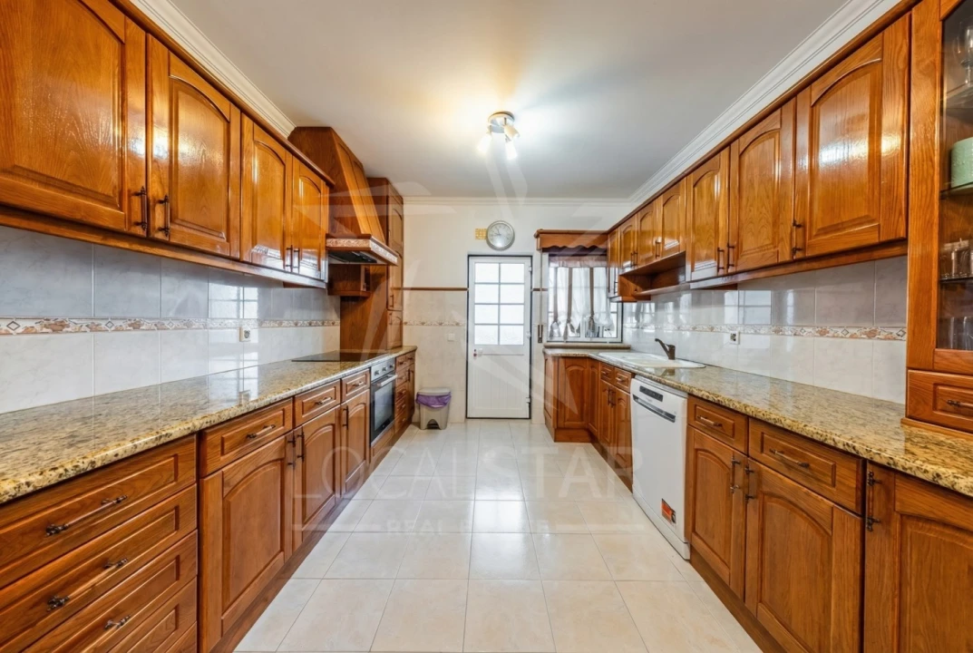 Apartamento T3 para Venda em Turquel Foto 14