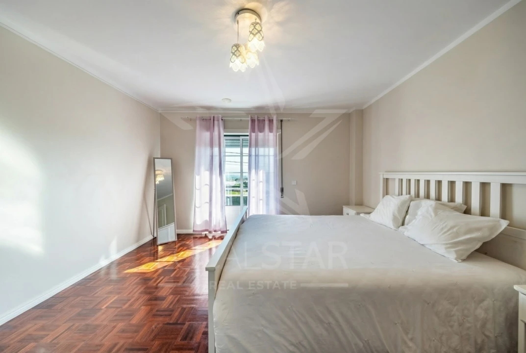 Apartamento T3 para Venda em Turquel Foto 24