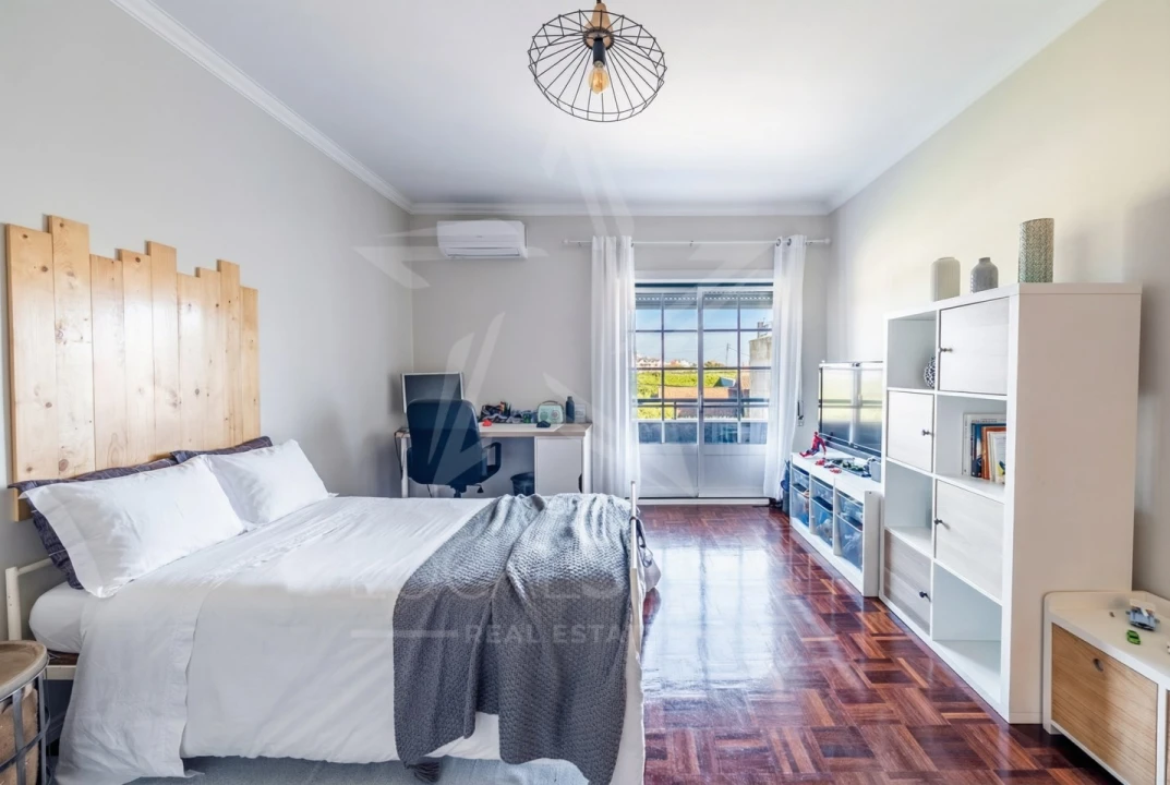 Apartamento T3 para Venda em Turquel Foto 28