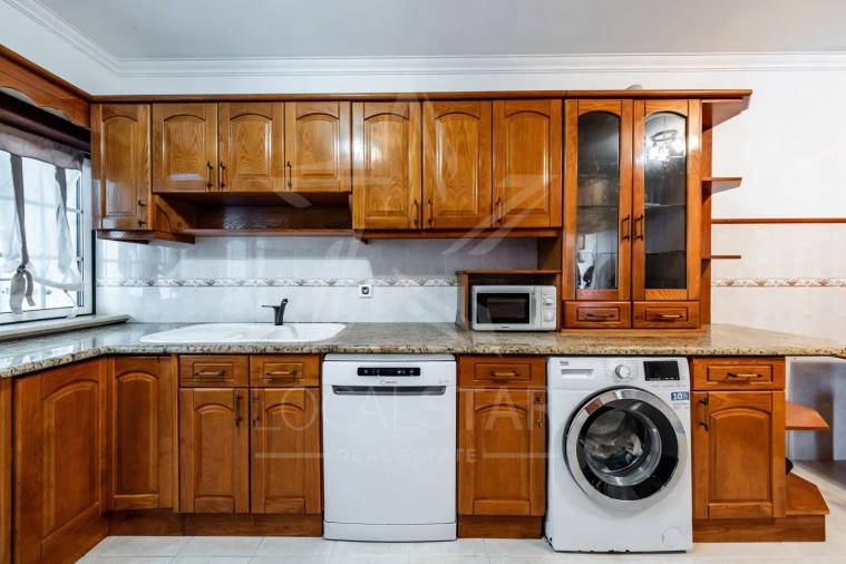 Apartamento T3 para Venda em Turquel Foto 17