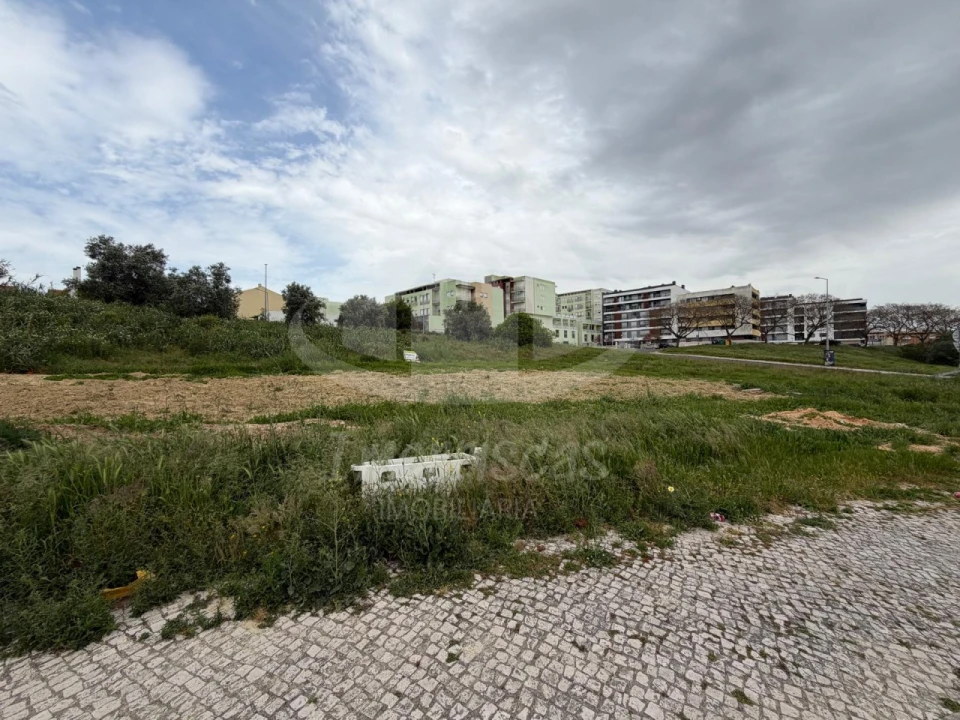 Terreno para Venda em Camarate, Unhos e Apelação Foto 1