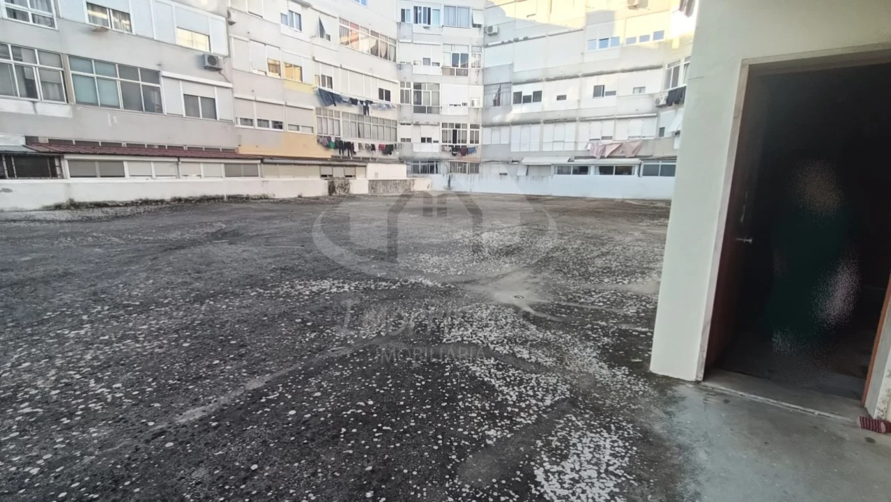 Apartamento T2 para Venda em Santa Iria de Azoia, São João da Talha e Bobadela Foto 19