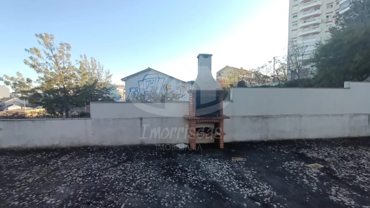 Apartamento T2 para Venda em Santa Iria de Azoia, São João da Talha e Bobadela Foto 23