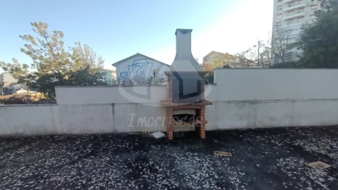 Apartamento T2 para Venda em Santa Iria de Azoia, São João da Talha e Bobadela