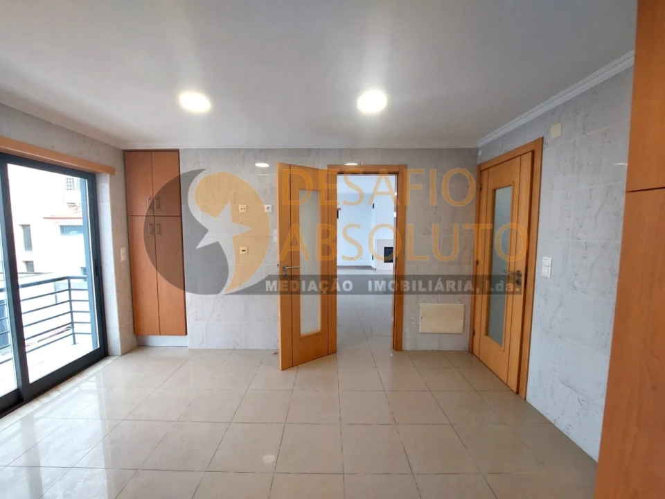 Moradia T5 para Venda em Laranjeiro e Feijó Foto 14