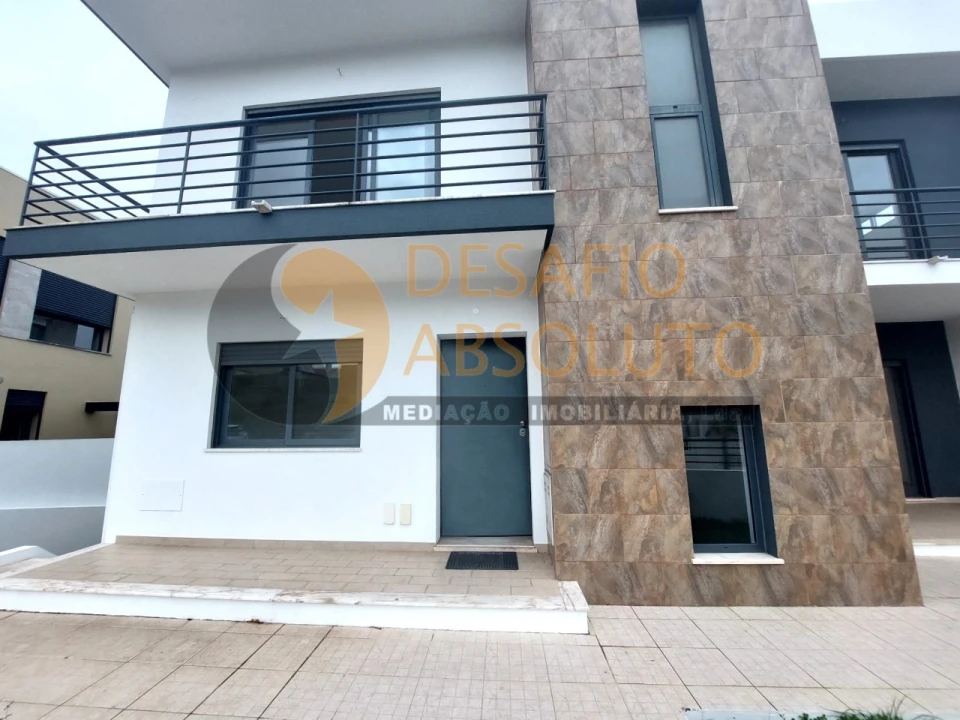 Moradia T5 para Venda em Laranjeiro e Feijó Foto 50