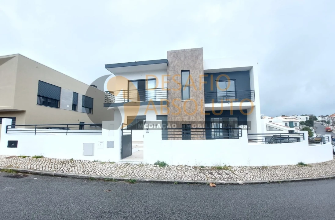 Moradia T5 para Venda em Laranjeiro e Feijó Foto 54