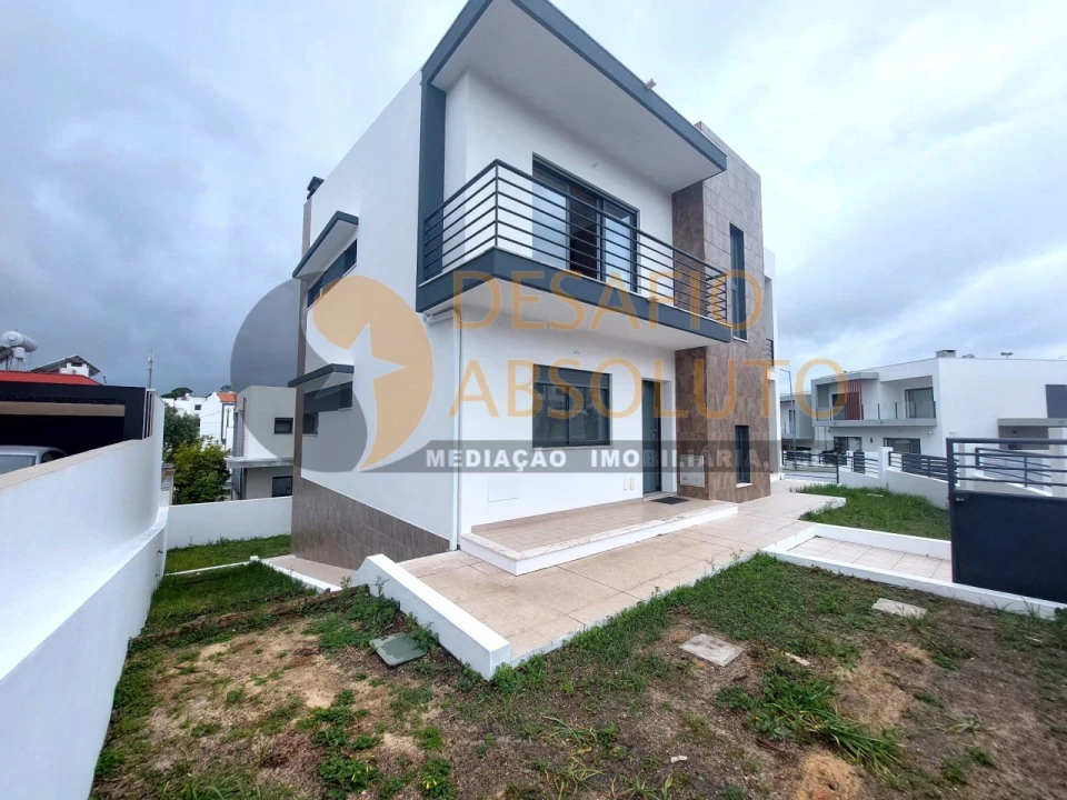 Moradia T5 para Venda em Laranjeiro e Feijó Foto 46