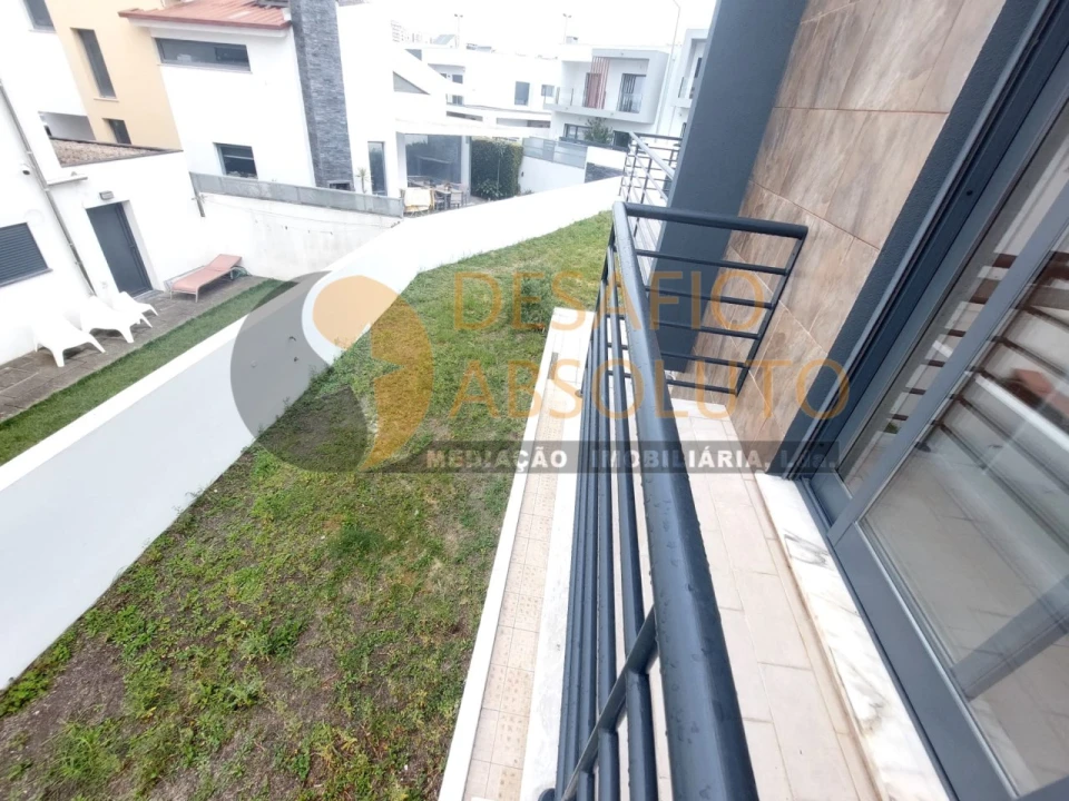 Moradia T5 para Venda em Laranjeiro e Feijó Foto 16